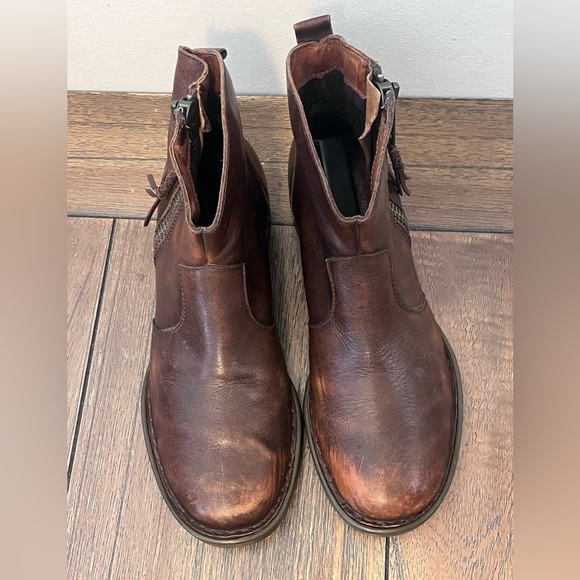 Born Brown Leather Distressed Ankle Boots Womens size 6 - Picture 6 of 9